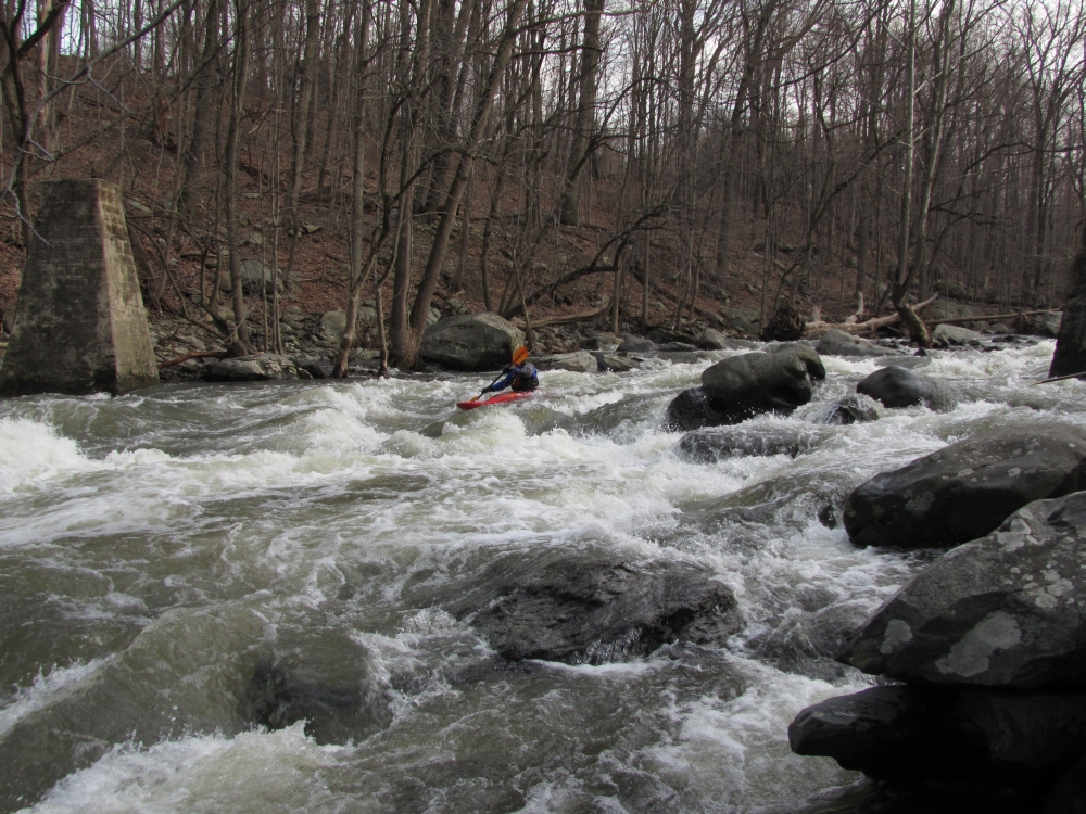 Jeff starts down the middle of Hell's Teeth rapid on Moodna Creek.